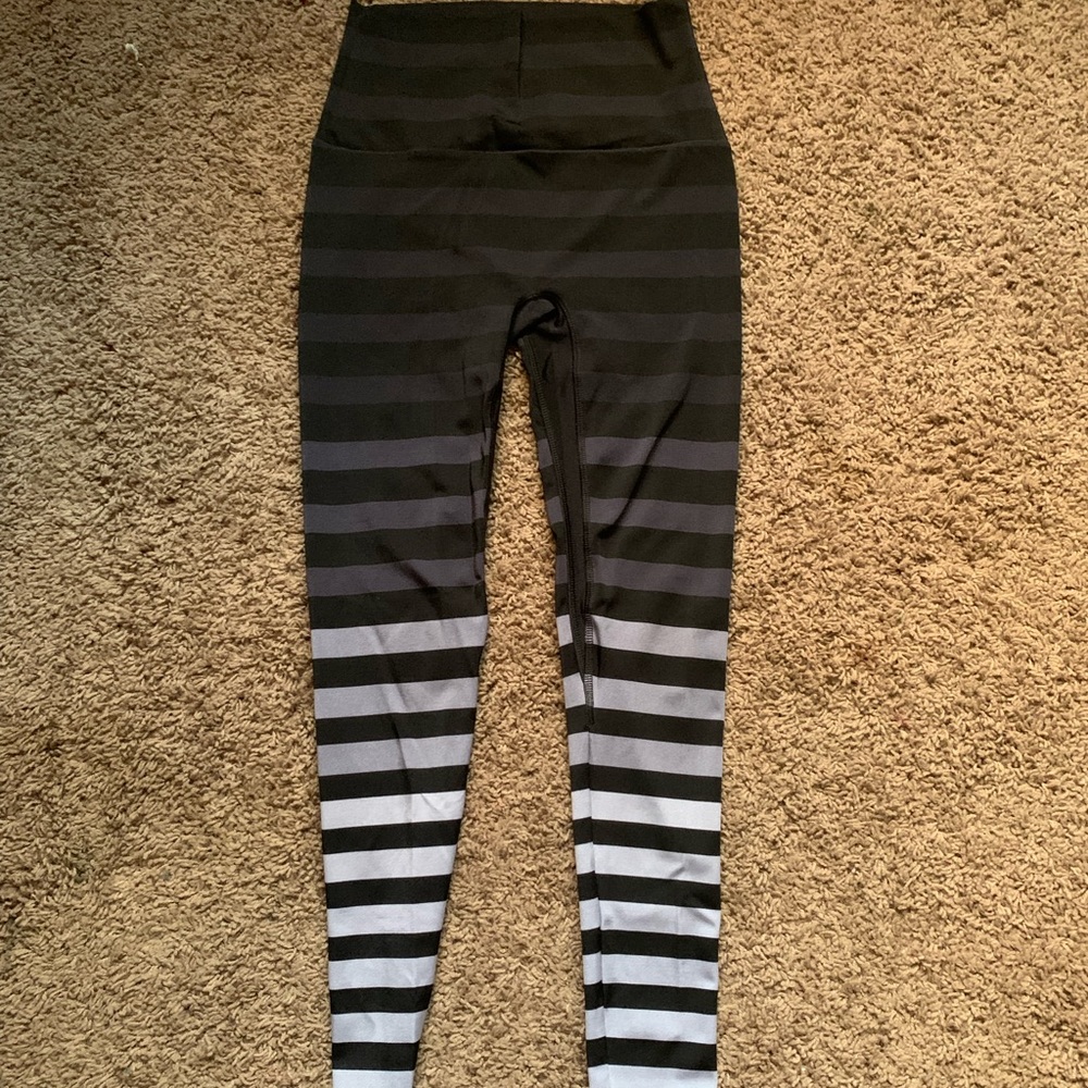 K-deer striped leggings.  Workout stretch yoga pants black and grey size medium